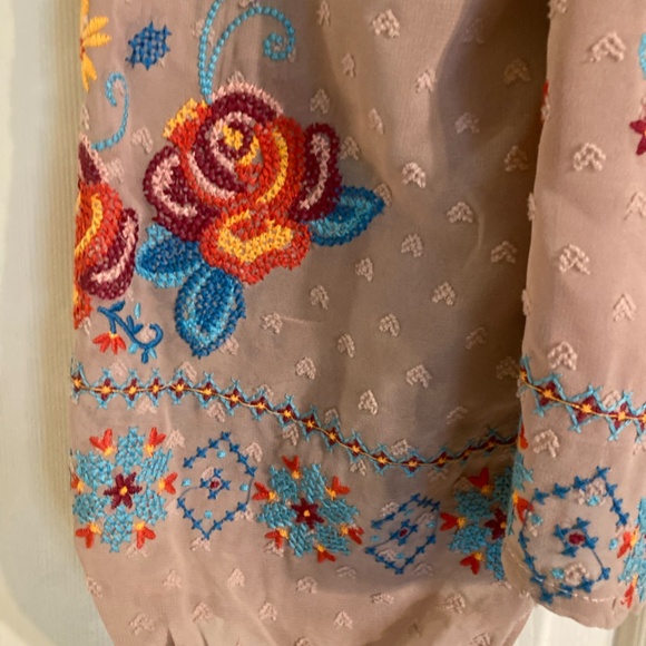 Savanna Jane Embroidered Floral Blouse - Picture 4 of 7